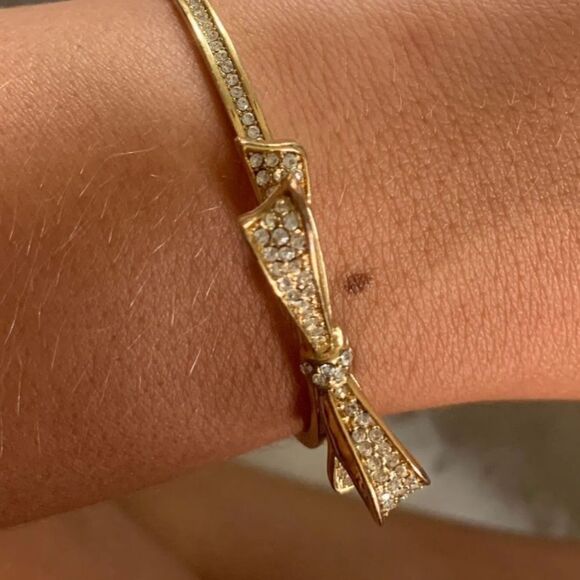 Kate Spade Crystal Pave Gold Bow Bangle Bracelet! - Picture 6 of 6